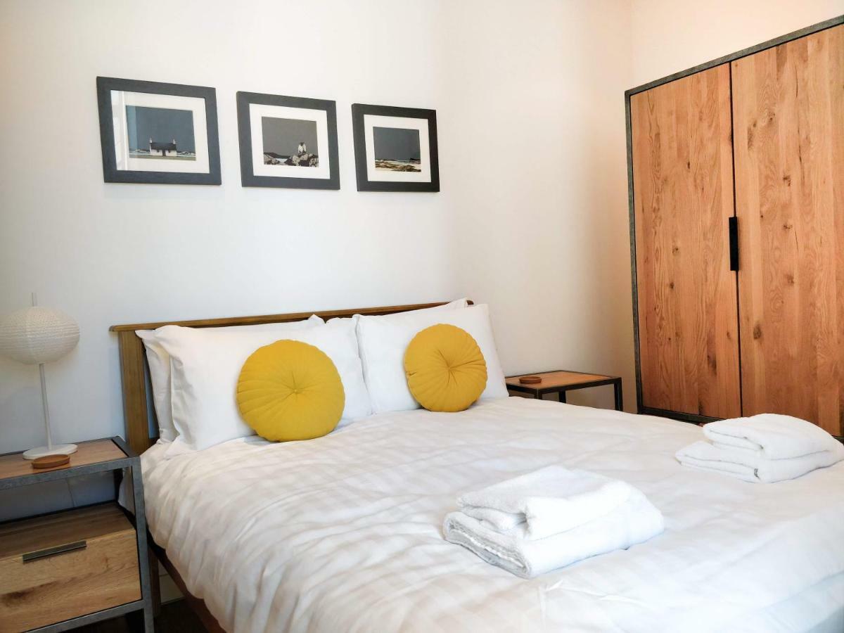 2 Bed Apartment At Quartermile Edinburg Exteriör bild